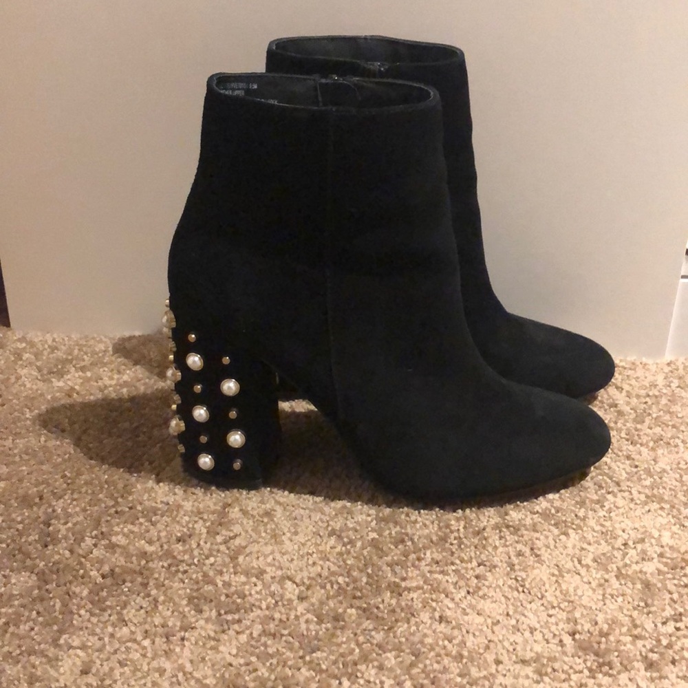 Steve Madden Yvette Black Suede in 9.5M